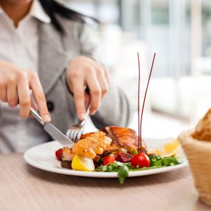 Don’t Let The Menu Scare You: 5 Tips To Eating Healthier At Any Restaurant