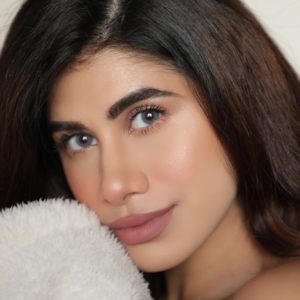 Ace Beauty Vlogger Malvika Sitlani Aryan Shares Her Digital Media Do’s & Don’ts!